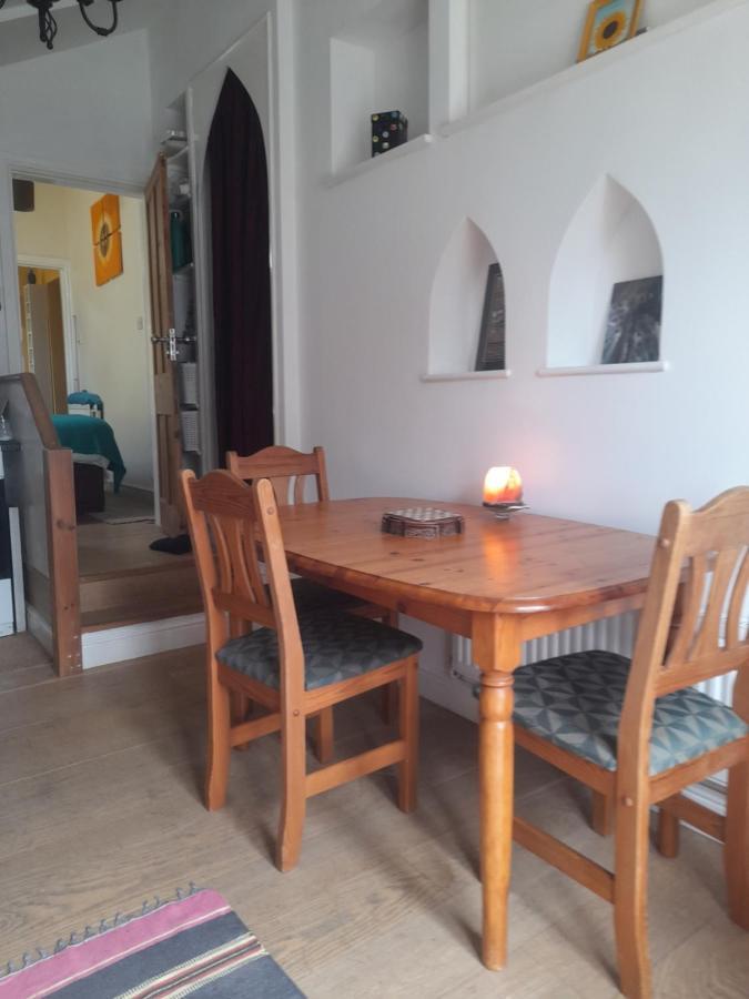 Janet Hale Studios, Garden Apartment Глостънбъри Екстериор снимка