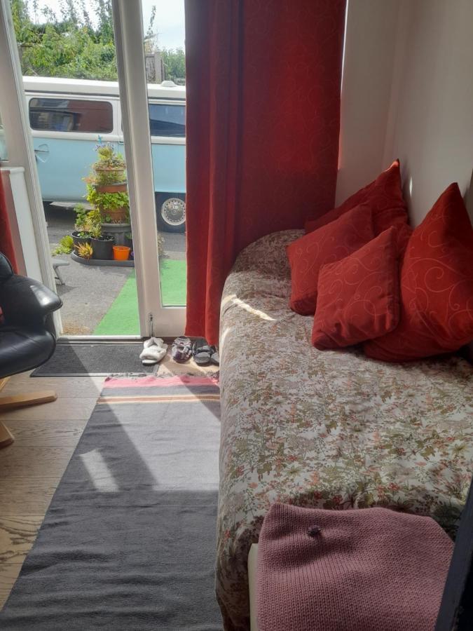 Janet Hale Studios, Garden Apartment Глостънбъри Екстериор снимка